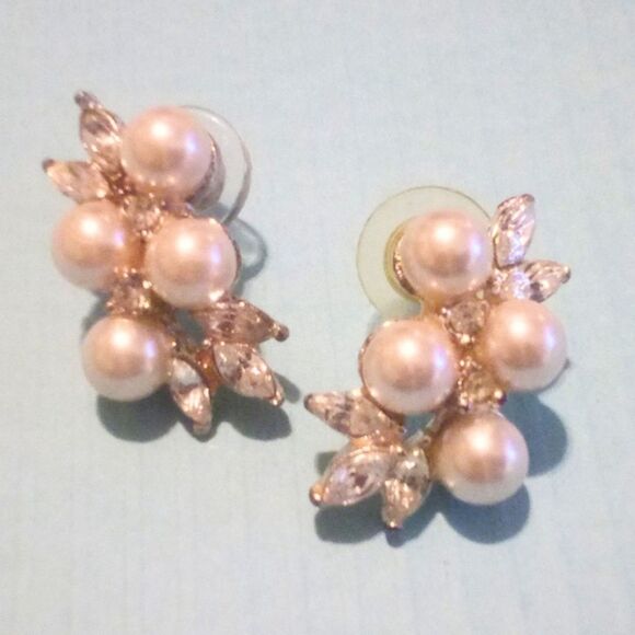 Vintage Tanya Lind Silver Tone Faux Pearl and Rhinestone Cluster Earrings - Picture 3 of 4